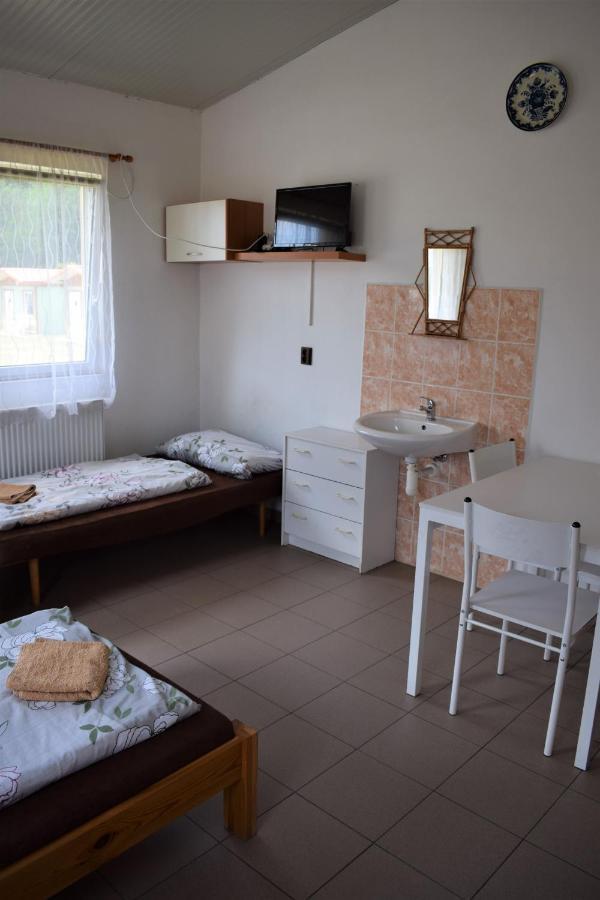 Marina Tynec N. L. - Kemp Týnec nad Labem Esterno foto